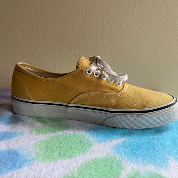 VANS Classic yellow lace up low tops - Picture 10 of 11